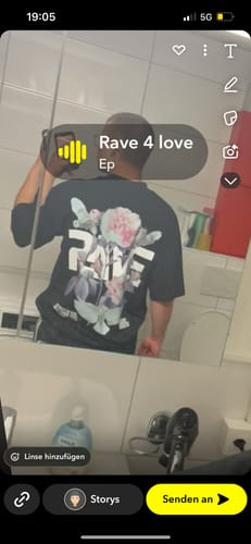 Customer photo review of Rave Flowers (Oversized shirt)
