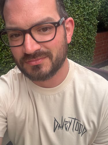 Customer photo review of Davey Todd ‘Lightning Bolt’ Tee