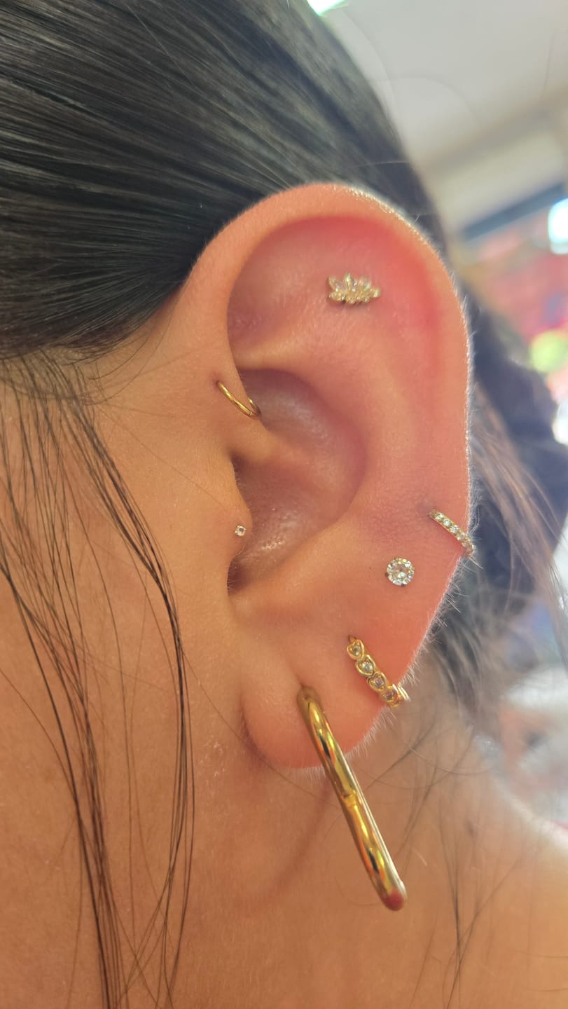 Customer photo review of Piercing Infinity con Zirconias Titanio