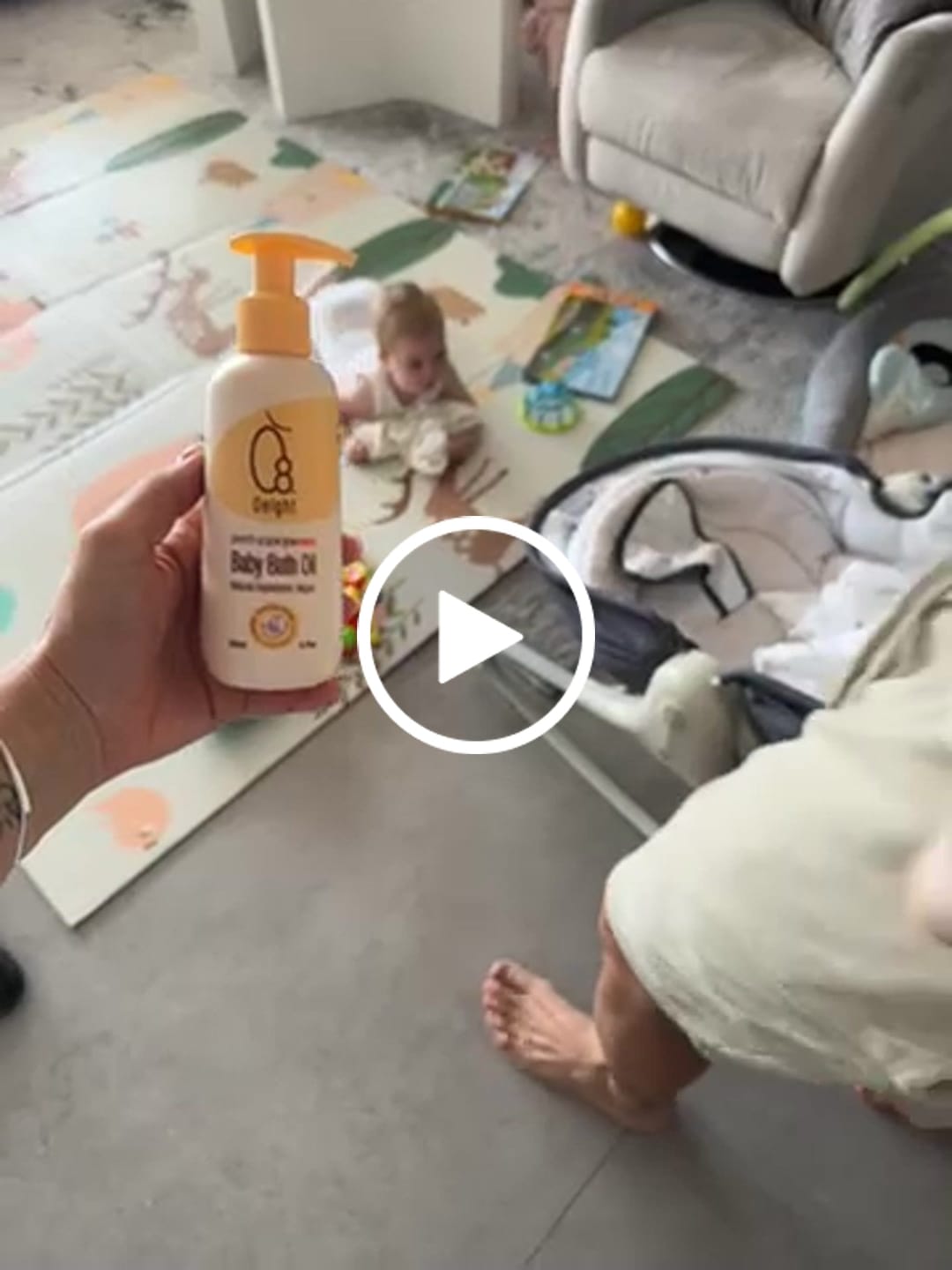 Customer video review of שמן אמבט לתינוק- מבוסס 100% שמנים טבעיים ושאינו משאיר שומניות