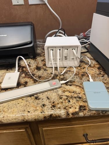 Customer photo review of Gitryin Desktop Charging Station 12-in-1 (40W Combo)