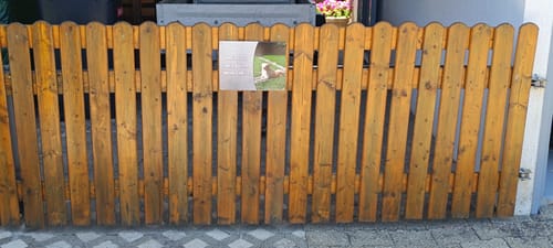 Customer photo review of Hunde-Türschild personalisiert mit Foto & Text (UV- und wetterfest)