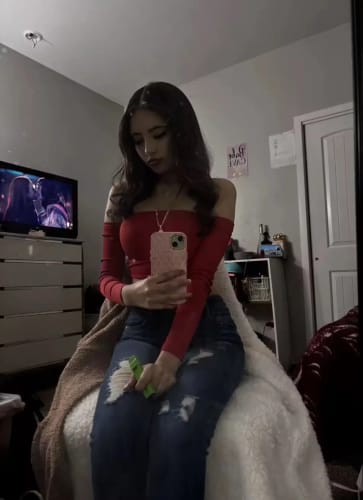 Customer photo review of Reusable Silicone Nipple Covers Women Mango Shaped Self Adhesive Bra Strapless Push-Up Bralette Invisible Breast Petals Lingerie