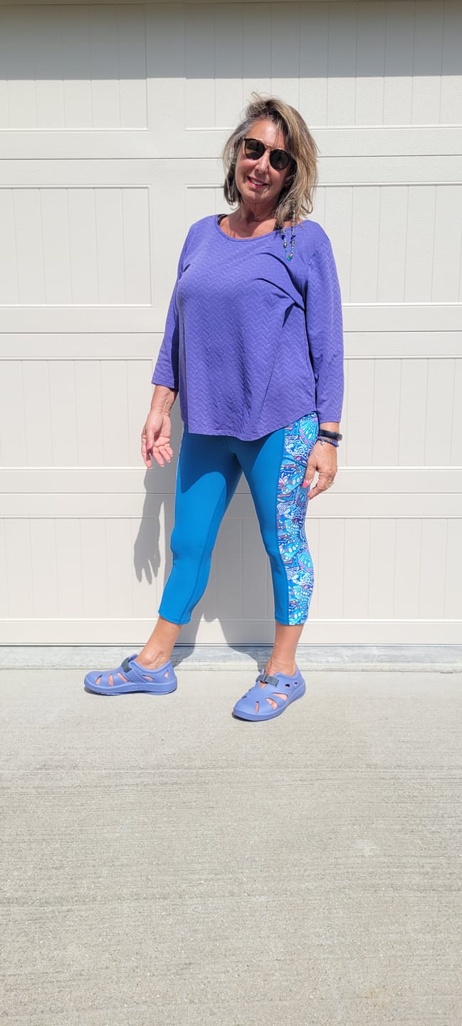 Customer photo review of Enchanted Grayling Pocket Capri Leggings