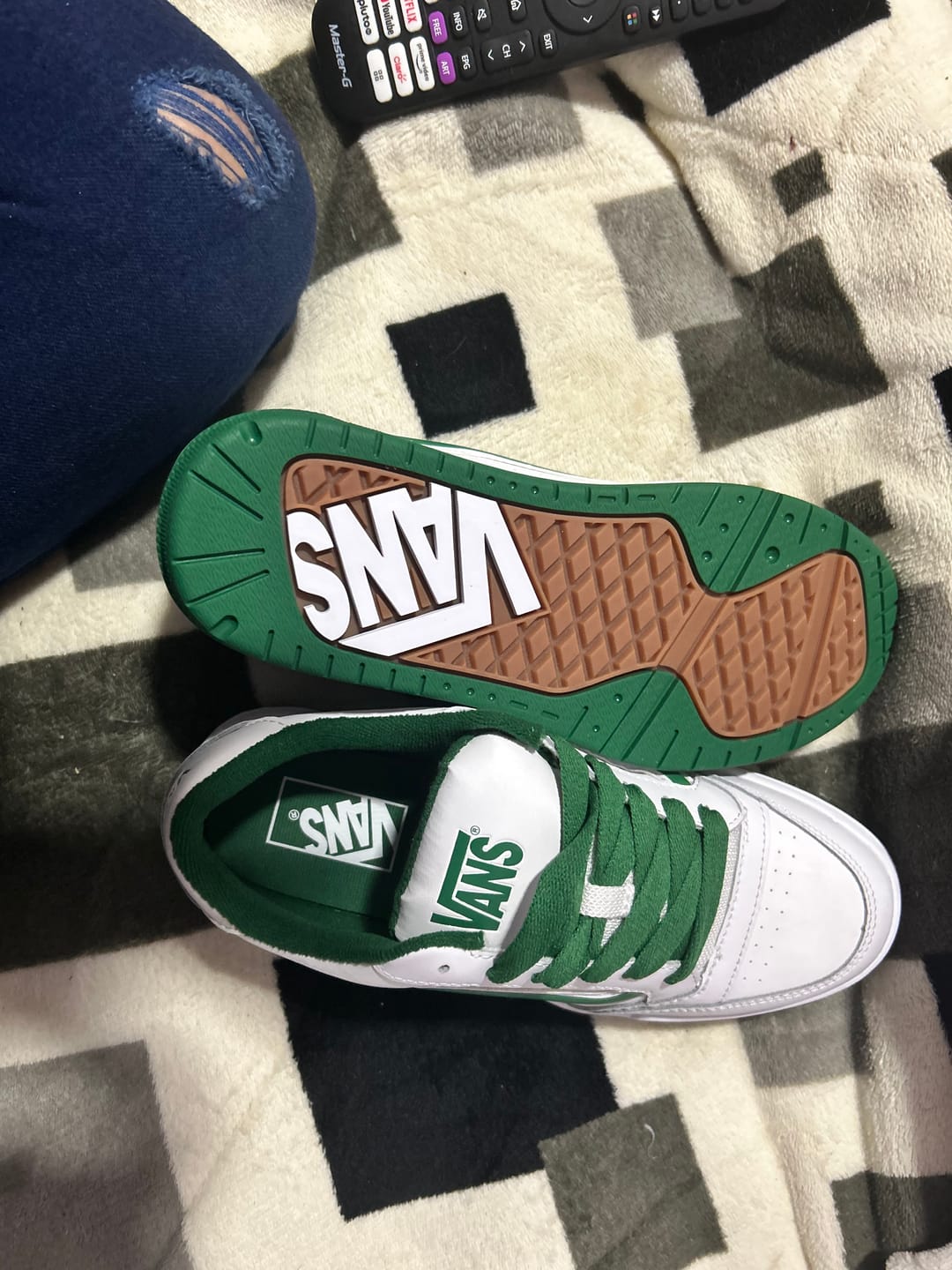 Customer photo review of Zapatilla Vans Hylane Unisex Blanco