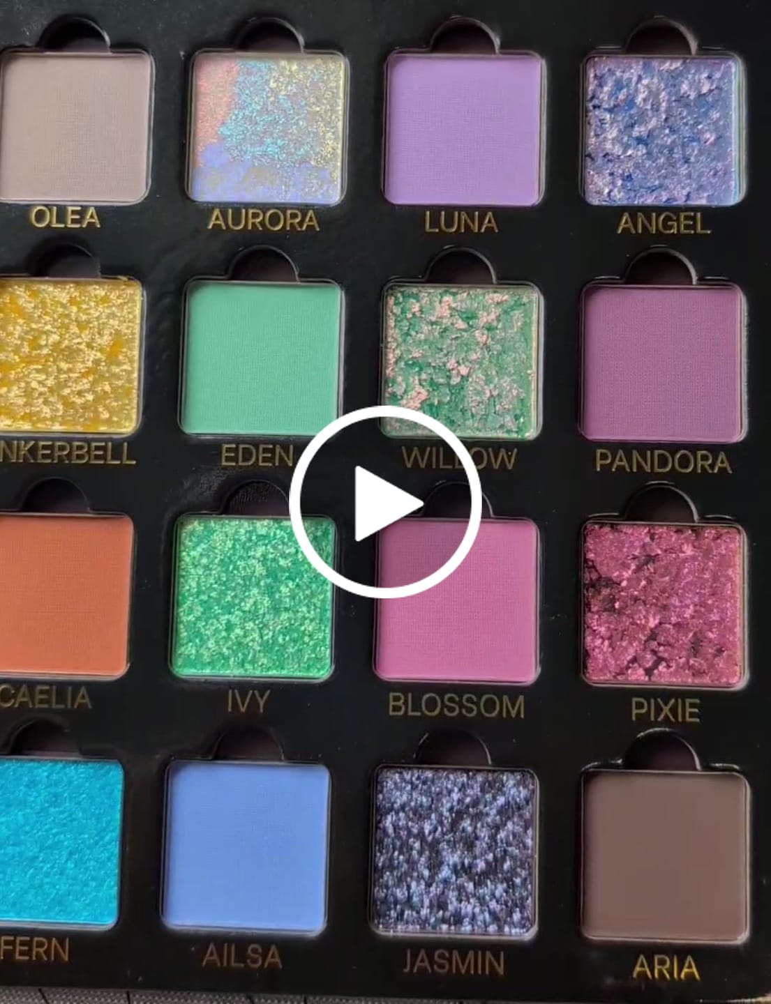 Customer video review of Frosted Fairy Prismatic Pastels Multichrome Magnetic Eyeshadow Palette