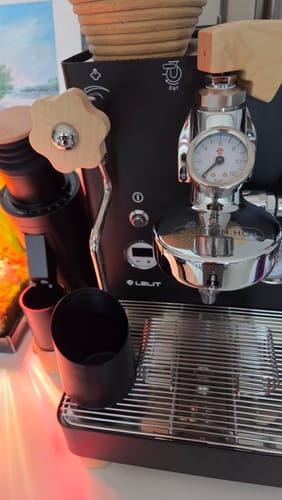 Customer photo review of Lelit Bianca Pressure Profile Dual Boiler PID Rotary Pump Wood PL162T V3 Espresso Machine (BLACK)