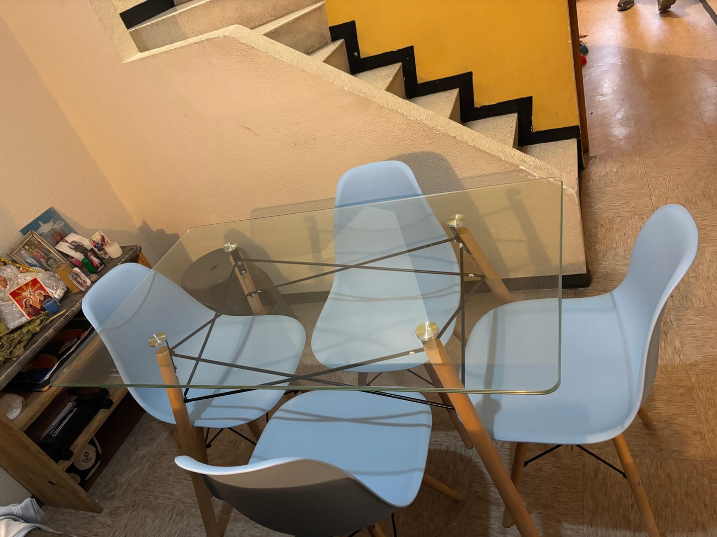 Customer photo review of Comedor Mesa rectangular T5 + 4 Sillas Oslo