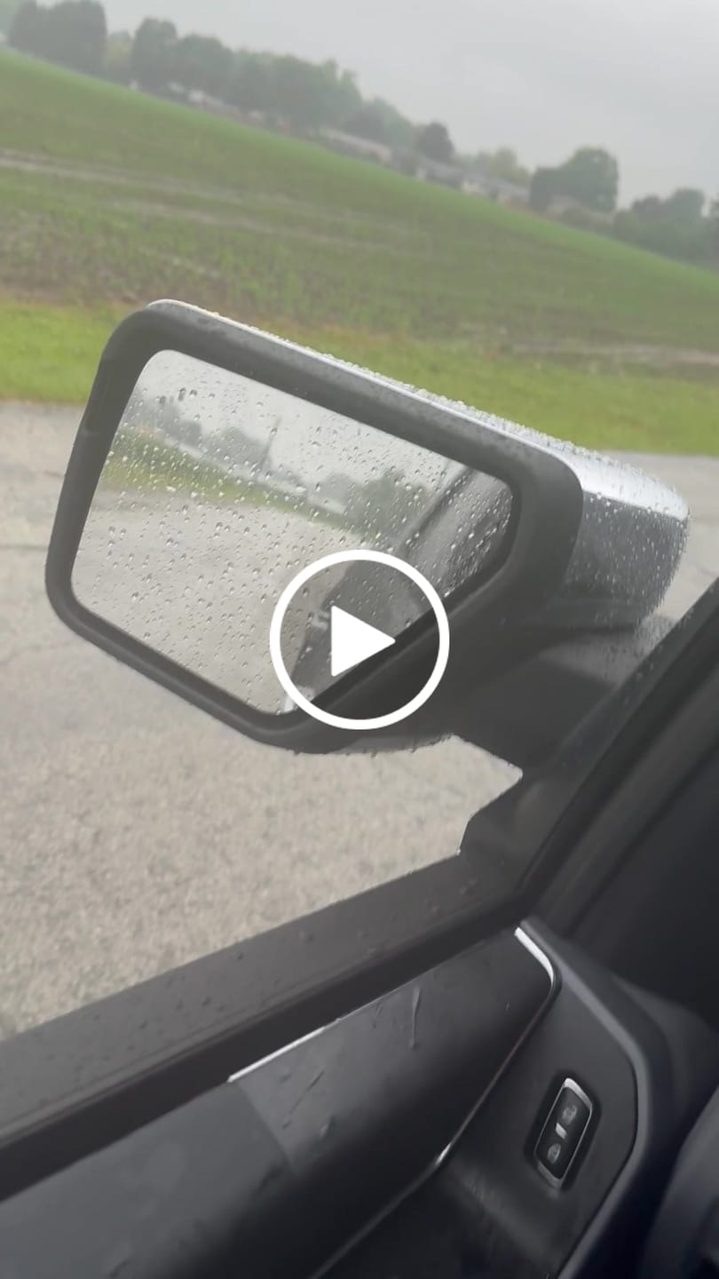 Customer video review of BLACKLINE® CRYSTAL GLASS CLEANER