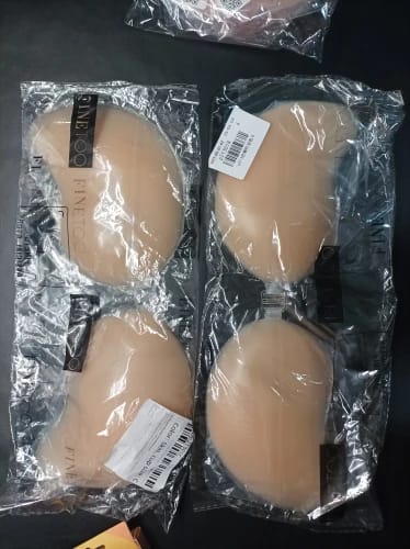 Customer photo review of Reusable Silicone Nipple Covers Women Mango Shaped Self Adhesive Bra Strapless Push-Up Bralette Invisible Breast Petals Lingerie