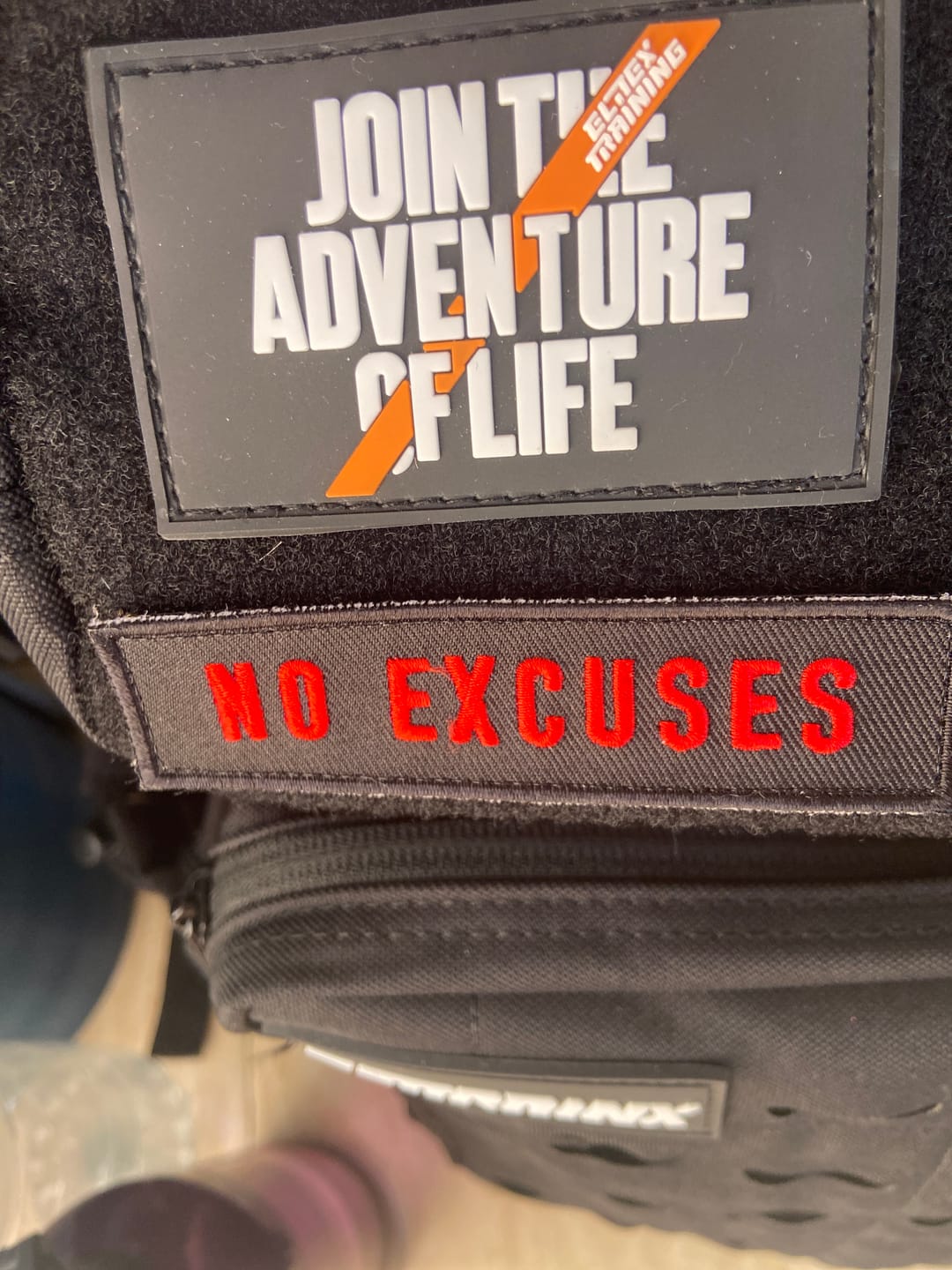 Customer photo review of Parche No Excuses