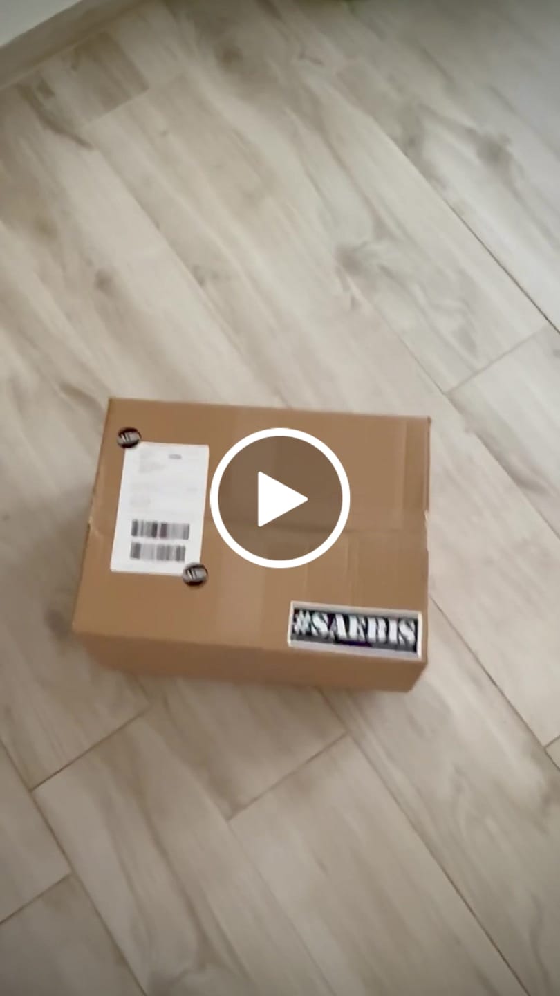 Customer video review of Matryoshka Damen Oversized Zip Hoodie mit Reißverschluss schwarz by SAEBIS®