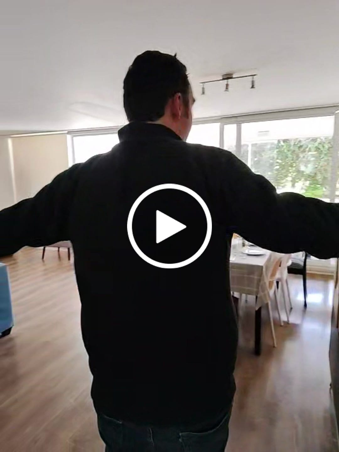 Customer video review of Chaleco Narola