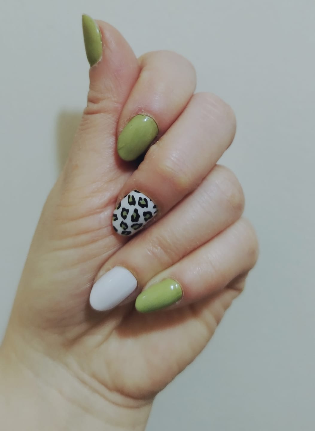 Customer photo review of Animal Print Verde | Stickers de Esmalte