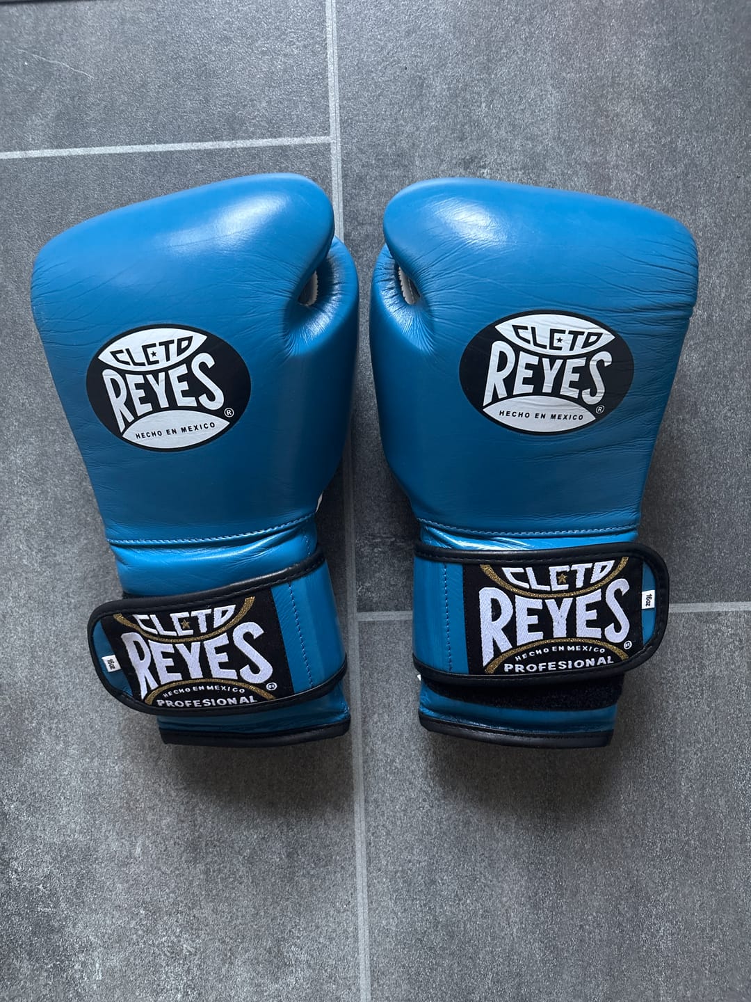 Customer photo review of Bokshandschoenen Cleto Reyes Velcro Sparring Royal Blue