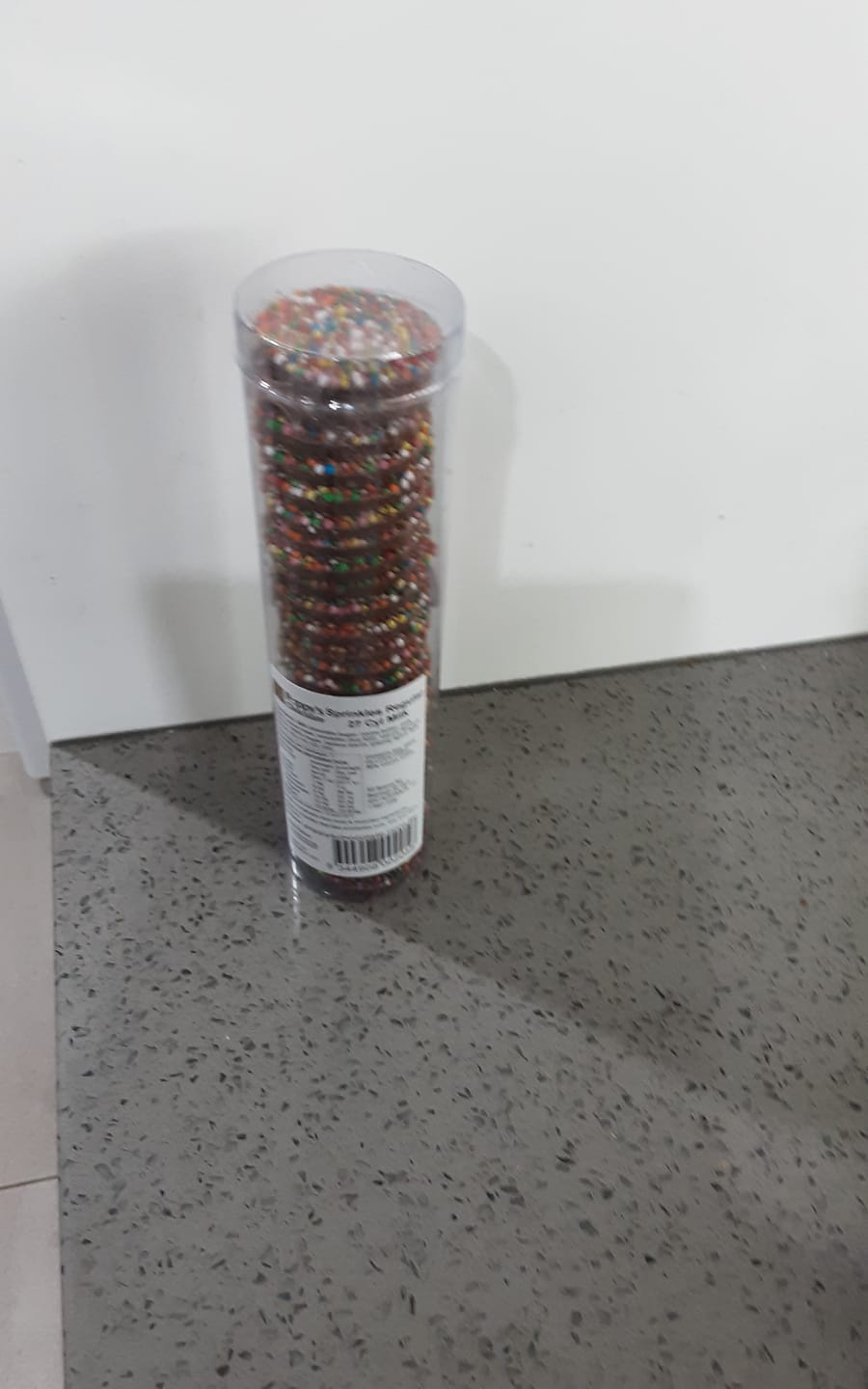 Customer photo review of Sprinkles Milk Chocolate Regular size 27/cylinder