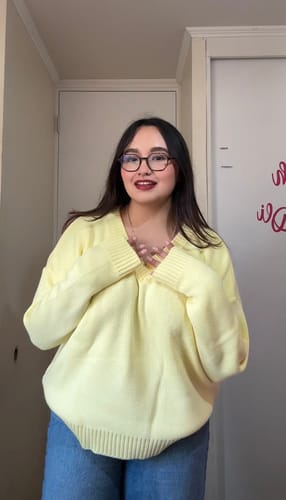 Customer photo review of SWEATER HAILEY AMARILLO