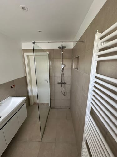 Customer photo review of SONNI Walk In/ Begehbare Dusche Duschabtrennung Duschwand Nano Klarglas Glasstärke 8mm Breite 70-120cm