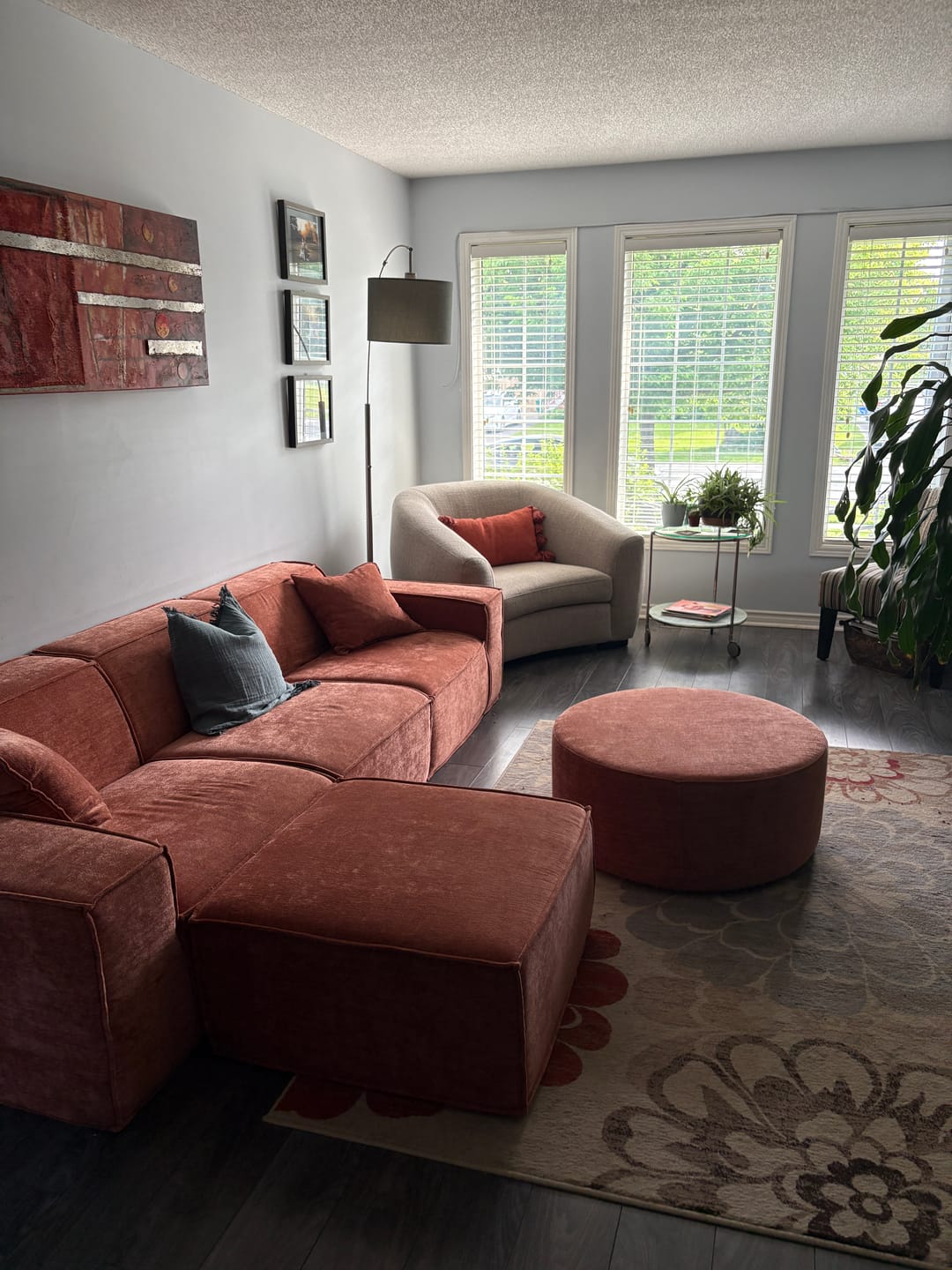 Customer photo review of C8 Round Pouf Ottoman