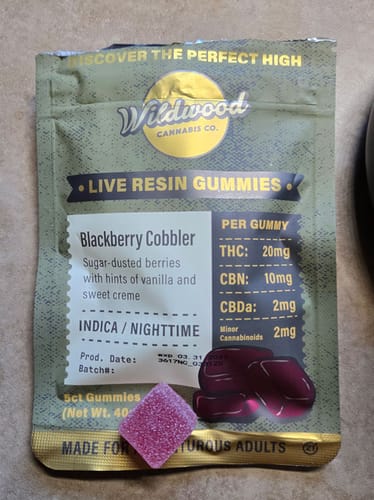 Customer photo review of THC Live Resin Gummies