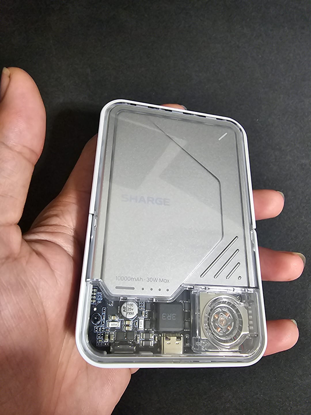 Customer photo review of Sharge ICEMAG 3 (10,000mAh 3A 35W Qi2 Wireless)