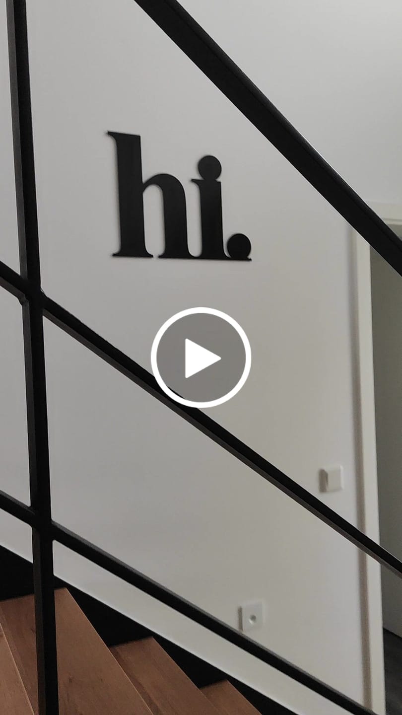 Customer video review of 3D Schriftzug „hi"