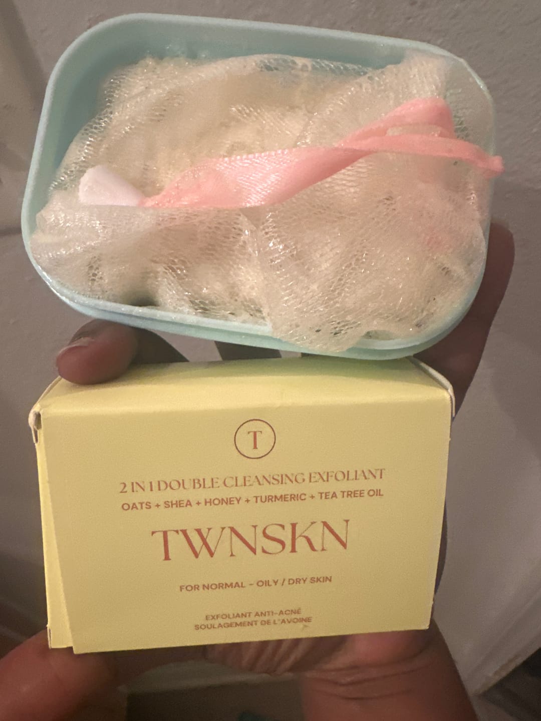 Customer photo review of 2in1 Double Cleansing Bar | Half Discoloration Brightening corrector | Half Oat Relief Acne Exfoliant
