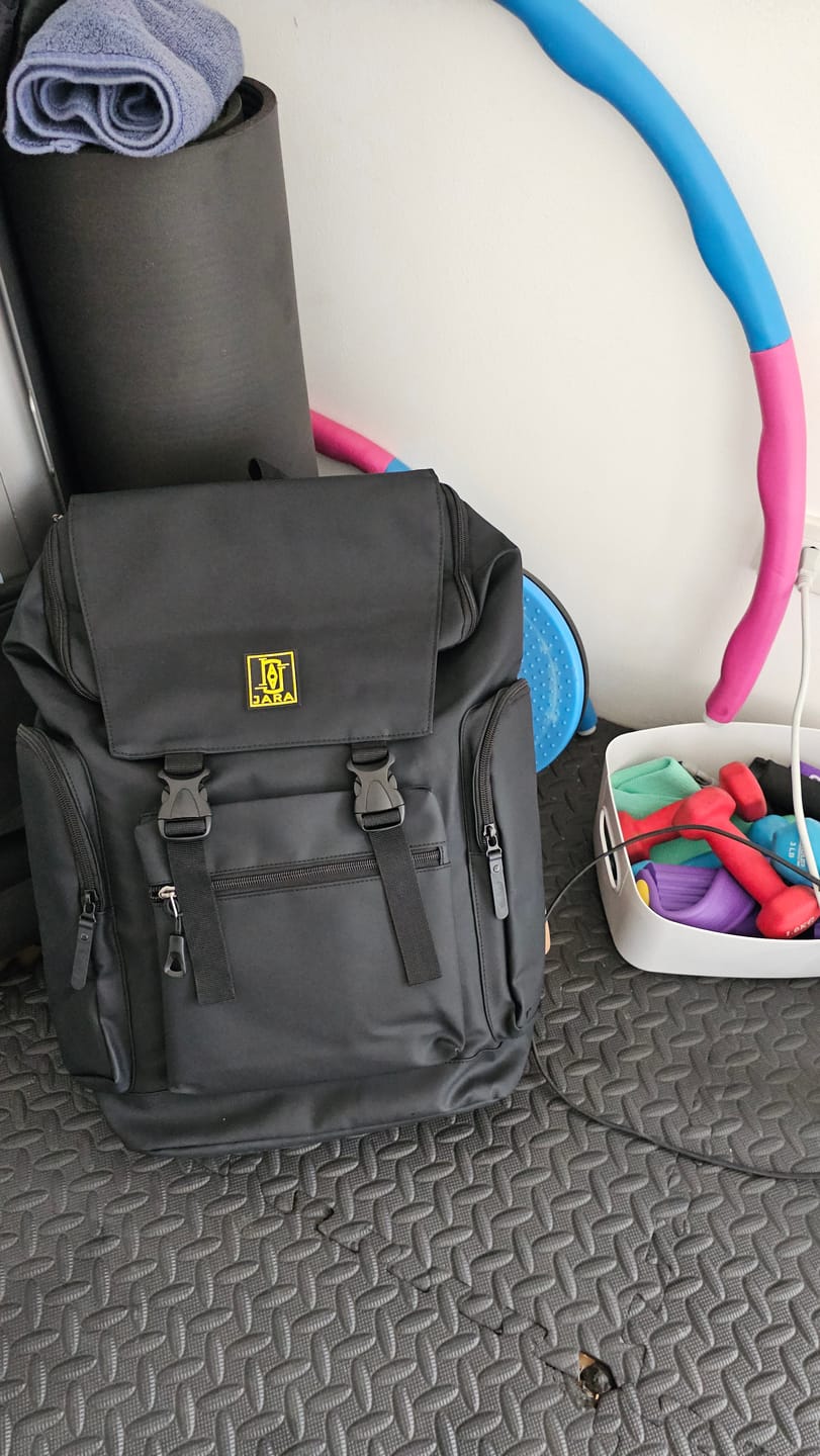 Customer photo review of ZURICH Travel backpack with laptop compartment