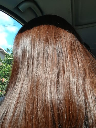 Reseña con foto de un cliente sobre Henna Jamila Hair -  Cobrizo Natural y Duradero  👩🏼‍🦰