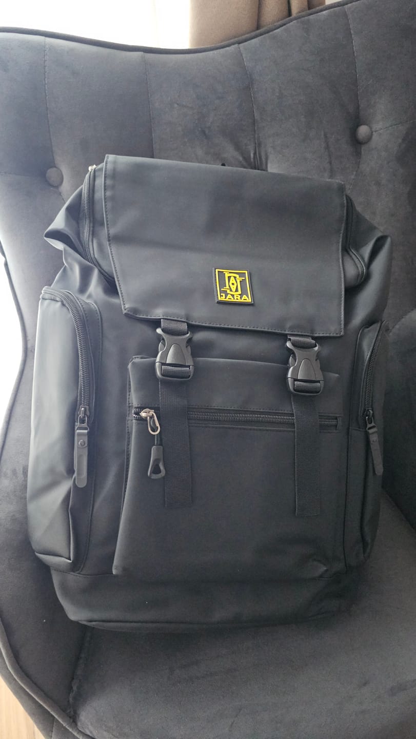 Customer photo review of ZURICH Travel backpack with laptop compartment