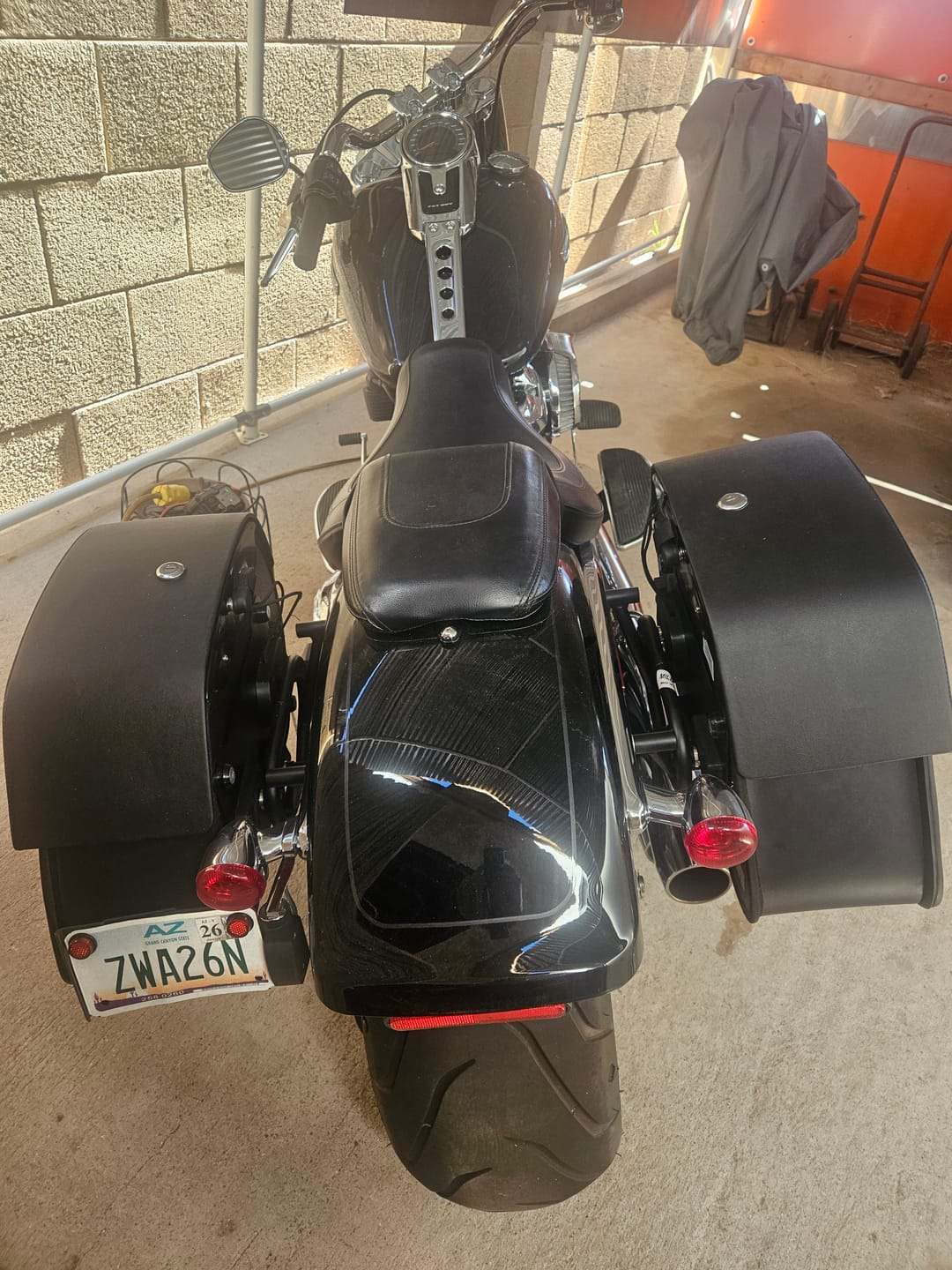 Customer photo review of 28L - Panzer Medium Quick Mount Leather Saddlebags For Harley Softail Fat Boy FLFB/S