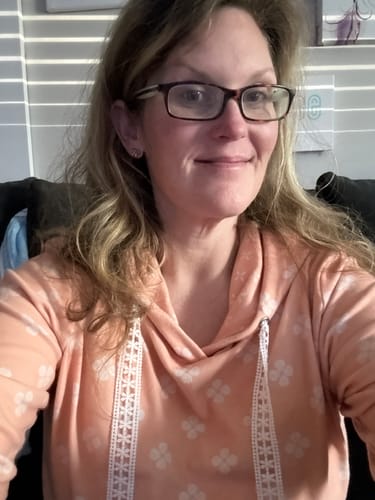 Customer photo review of Hailey Pullover Hoodie - Coral Floral