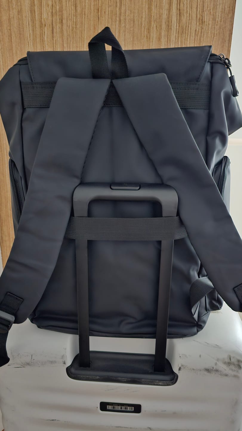 Customer photo review of ZURICH Travel backpack with laptop compartment
