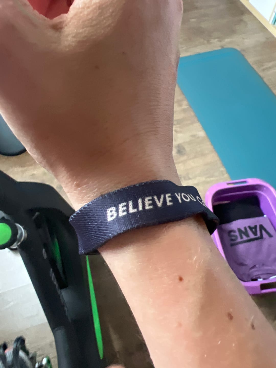 Customer photo review of Never Give Up - Elastisches Armband