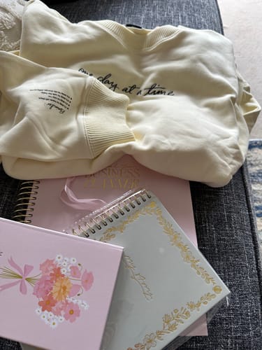 Customer photo review of 2025/26 Financial Year Business Planner - Blush