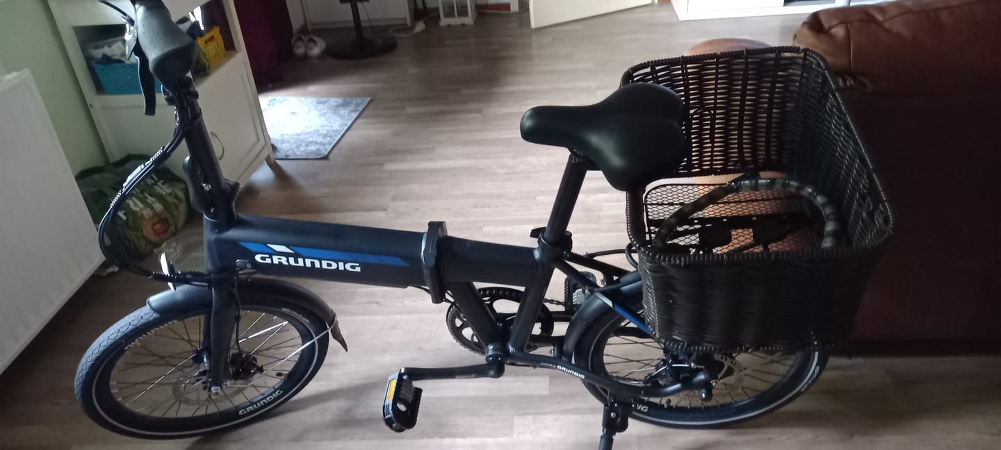 Customer photo review of 【Vorbestellung】GRUNDIG E20 Falt-E-Bike 20''