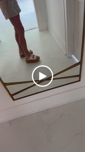 Customer video review of LUCINDA