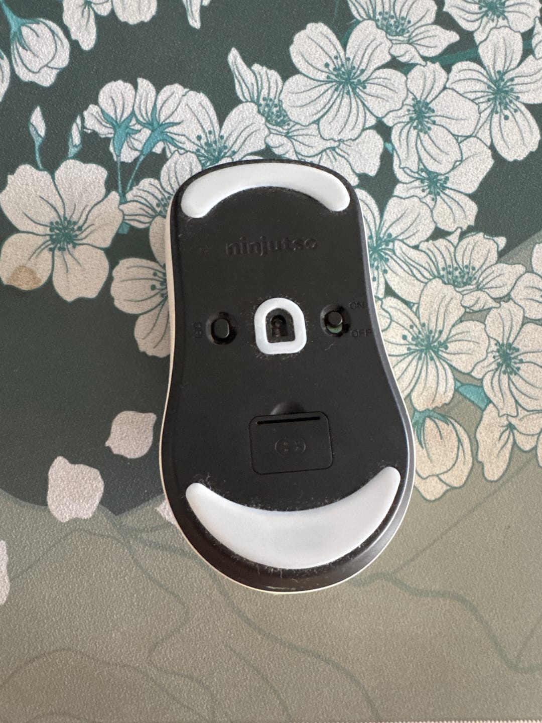 Customer photo review of Ninjutso Sora/  Ninjutso Sora 4K / Ninjutso Sora V2 Wireless için Hoverpad V3 Mouse Skate