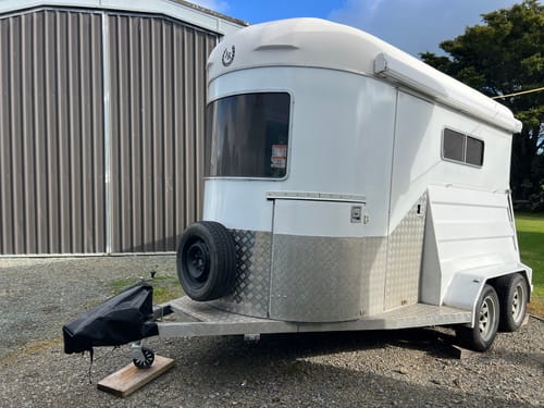 Customer photo review of PVC Tow Hitch Cover