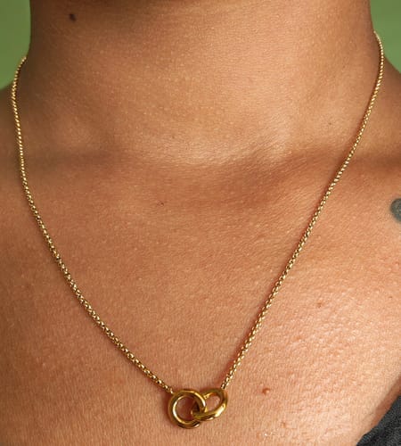 Customer photo review of InterLock Gold Chain Necklace
