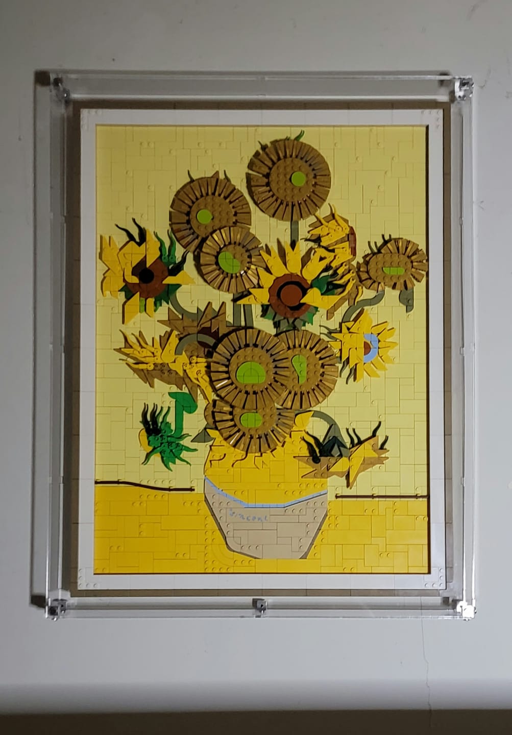 Customer photo review of Wall Mounted Display Case for LEGO® 31215 Art Vincent van Gogh – Sunflowers