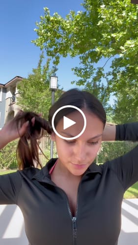 Customer video review of Cool + Glow Facial Towelettes