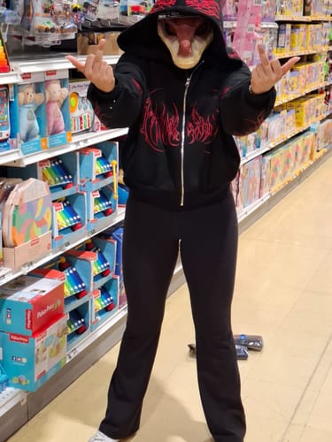 Customer photo review of Women's Scarlet Kiss Cropped Zip-up Hoodie [NIGHTMARE]