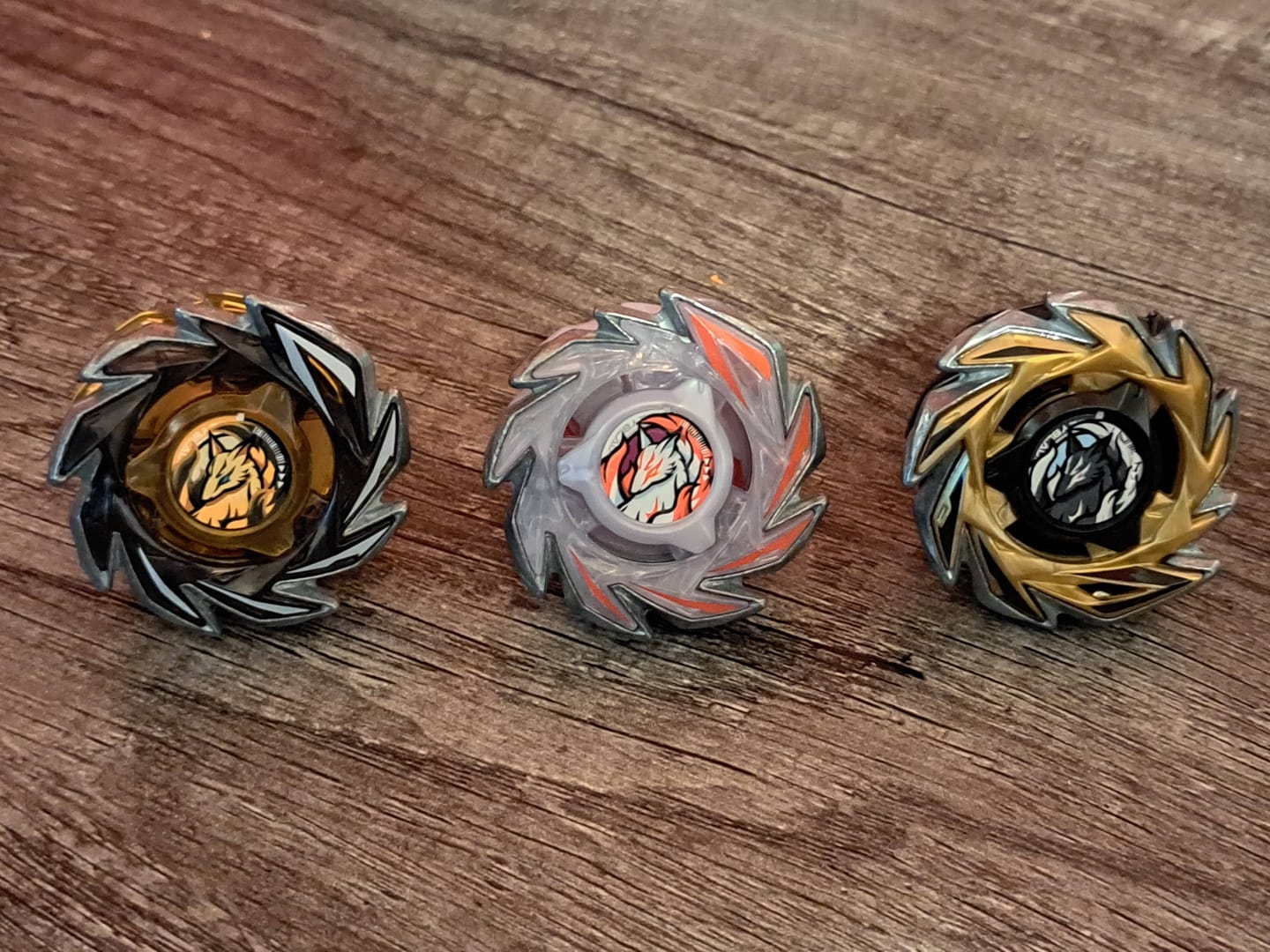 Customer photo review of [Pre-Order Lot 2 TBA] Full Set Takara Tomy Beyblade X CX-06 FoxBrush J9-70GR