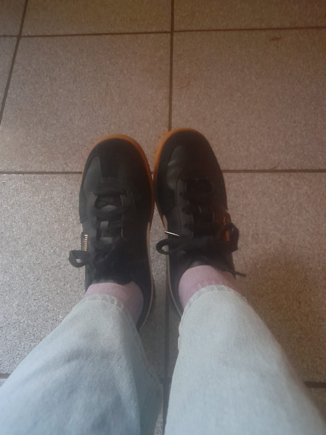 Customer photo review of Zapatillas Puma Palermo Lth Mujer Negro