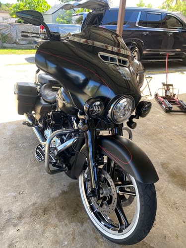 Customer photo review of HR3 Black Denim Special Motorcycle 18" Wide Tire Front Mudguard Fender For Harley Touring Models 2014-2023