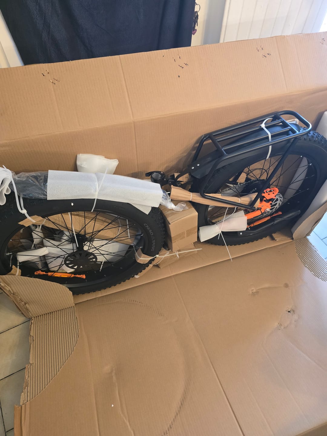 Customer photo review of Vakole CO26 750W 26" Fat Bike 768Wh Full Suspension E-Mountain Bike 48V 16Ah Battery