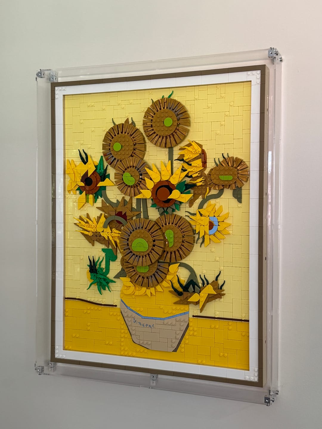 Customer photo review of Wall Mounted Display Case for LEGO® 31215 Art Vincent van Gogh – Sunflowers