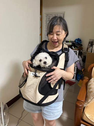 Customer photo review of HiDREAM 前抱式寵物托特背包 外出背包 X型背帶 4色
