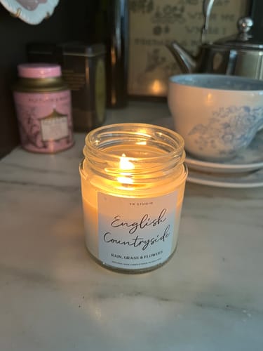 Customer photo review of "Into The Woods" Natural Wax Candle